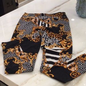 Stylish Soft Leggings 🖤